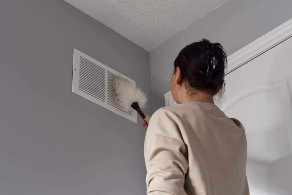 Cleaning return air vents